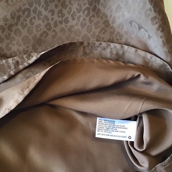 a. New Day Blouse - Picture 4 of 6